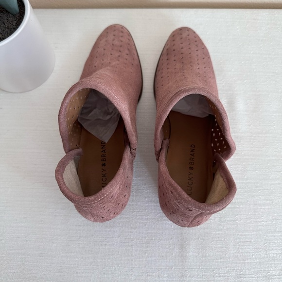 Lucky Brand Baley Mauve Perforated Casual Heeled Ankle Booties Women’s 10M - Picture 9 of 12